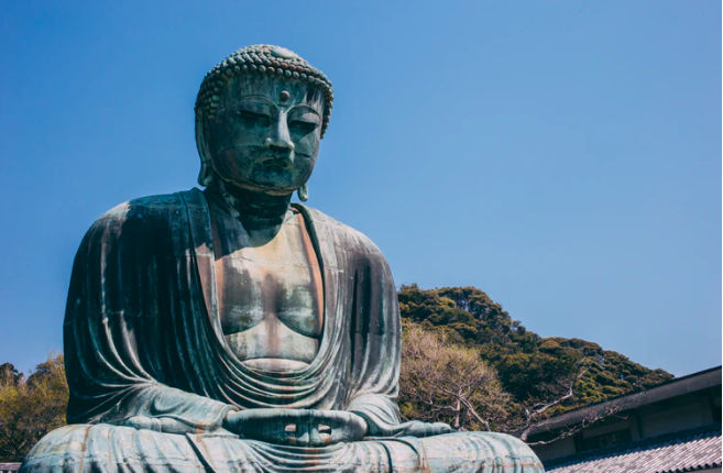 Great Buddha in Kamakura blue sky