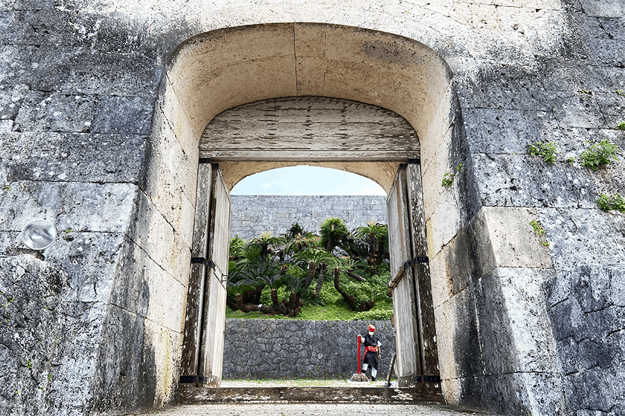 The Ultimate Guide to Naha in Okinawa: Shuri Castle Gate
